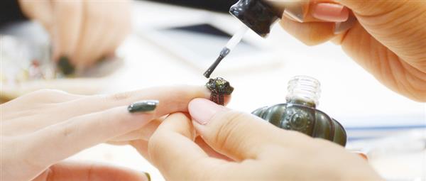 現(xiàn)在學美甲晚嗎？保定哪里可以學美甲？