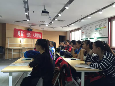 開展教學實習 深入校企合作