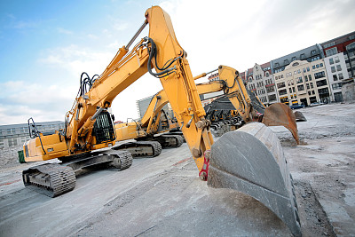 濟南挖掘機學校挖掘機專業(yè)誰都能學嗎？