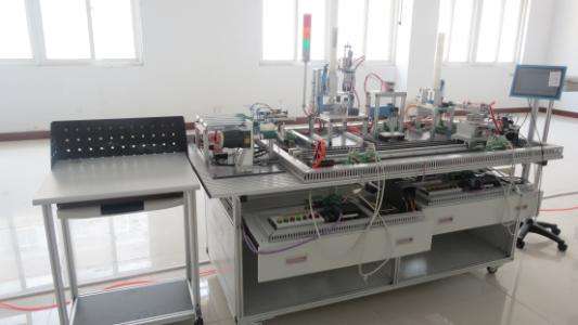 機電的未來發(fā)展模式是怎么樣的？煙臺機電學(xué)校正在講解