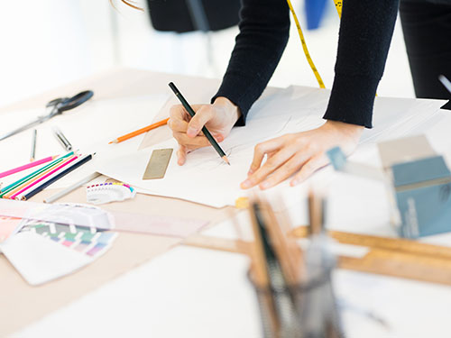 保定哪些學(xué)校開(kāi)設(shè)了平面設(shè)計(jì)專業(yè)？