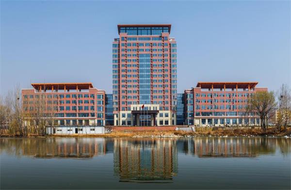 想學口腔醫(yī)學推薦濟南哪所學校？