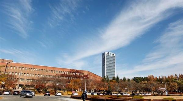 想創(chuàng)業(yè)當(dāng)老板嗎？快到泰安市陽光汽車專修學(xué)校吧！