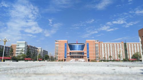 鄭州學(xué)習(xí)軌道交通專業(yè)推薦哪所學(xué)校？