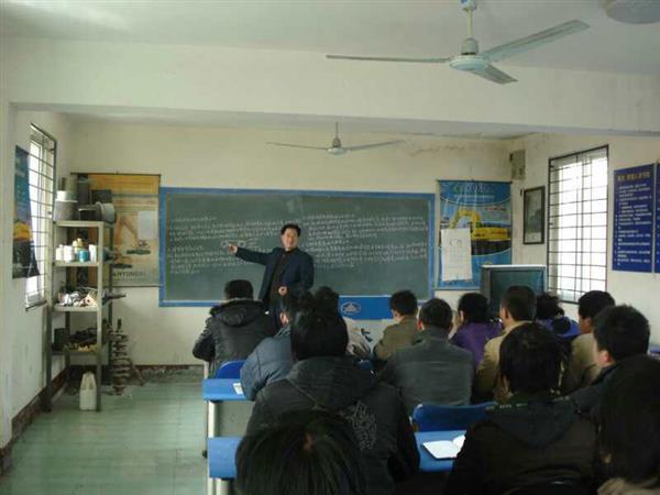 濟(jì)南駿大挖掘機(jī)學(xué)校優(yōu)勢(shì)有哪些？