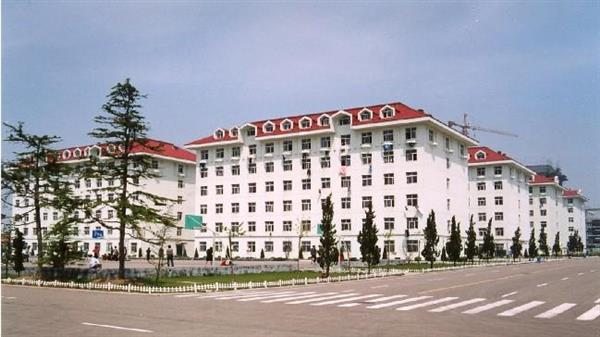 青島飛洋職業(yè)技術學院哪里好？