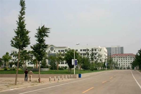 青島飛洋職業(yè)技術(shù)學(xué)院有哪些辦學(xué)特色？有什么學(xué)生福利？