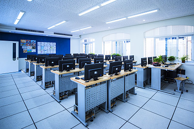 邢臺現(xiàn)代職業(yè)學(xué)校有哪些計算機專業(yè)？