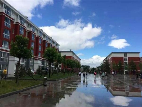 濟南神州飛機場技工學(xué)院是一所什么樣的學(xué)校？