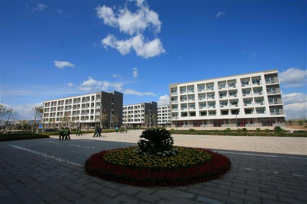 青島新港報關(guān)學(xué)院優(yōu)勢有哪些？