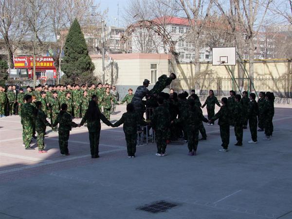 保定新興工業(yè)技工學校舉行新生軍訓閉營式