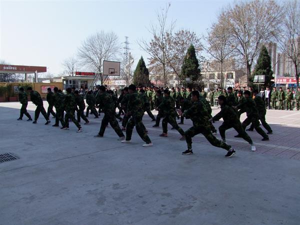 保定新興工業(yè)技工學校舉行新生軍訓閉營式