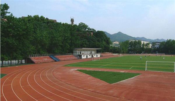 青島航空職業(yè)技術(shù)學(xué)校都開設(shè)了哪些航空服務(wù)專業(yè)？