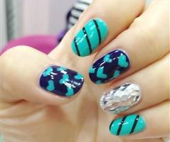 學(xué)習(xí)美甲專業(yè)課程，一對一指導(dǎo)教學(xué)